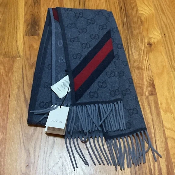 Gucci Scarf in Gray and Deep Red - Picture 1 of 2
